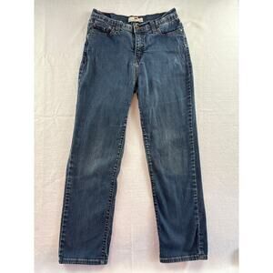 Women’s Levi’s Jeans Size Tag Missing, read description for more details.